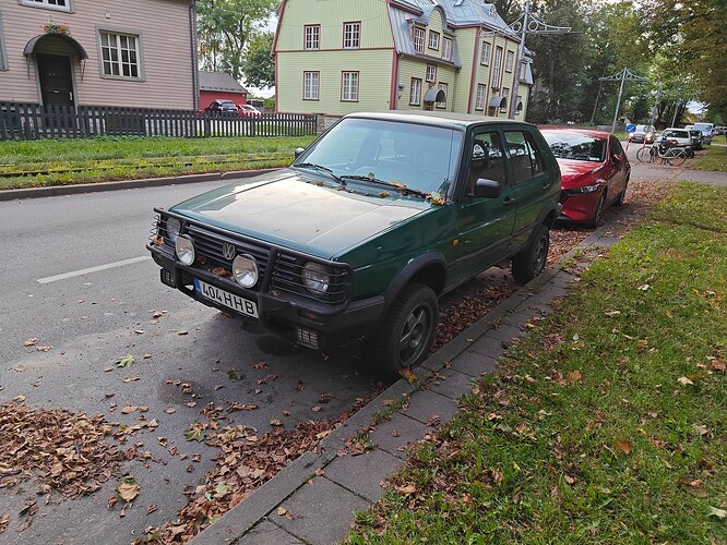 1000083086